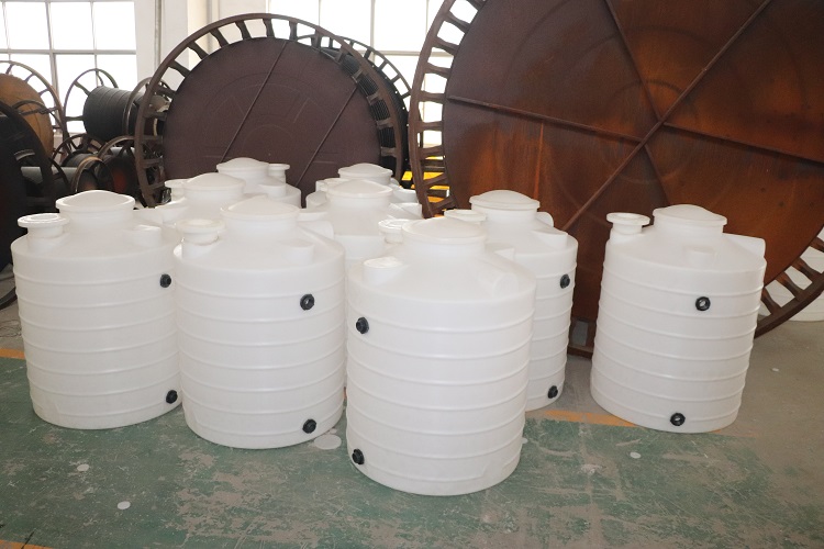 塑料水箱制作工藝之滾塑工藝